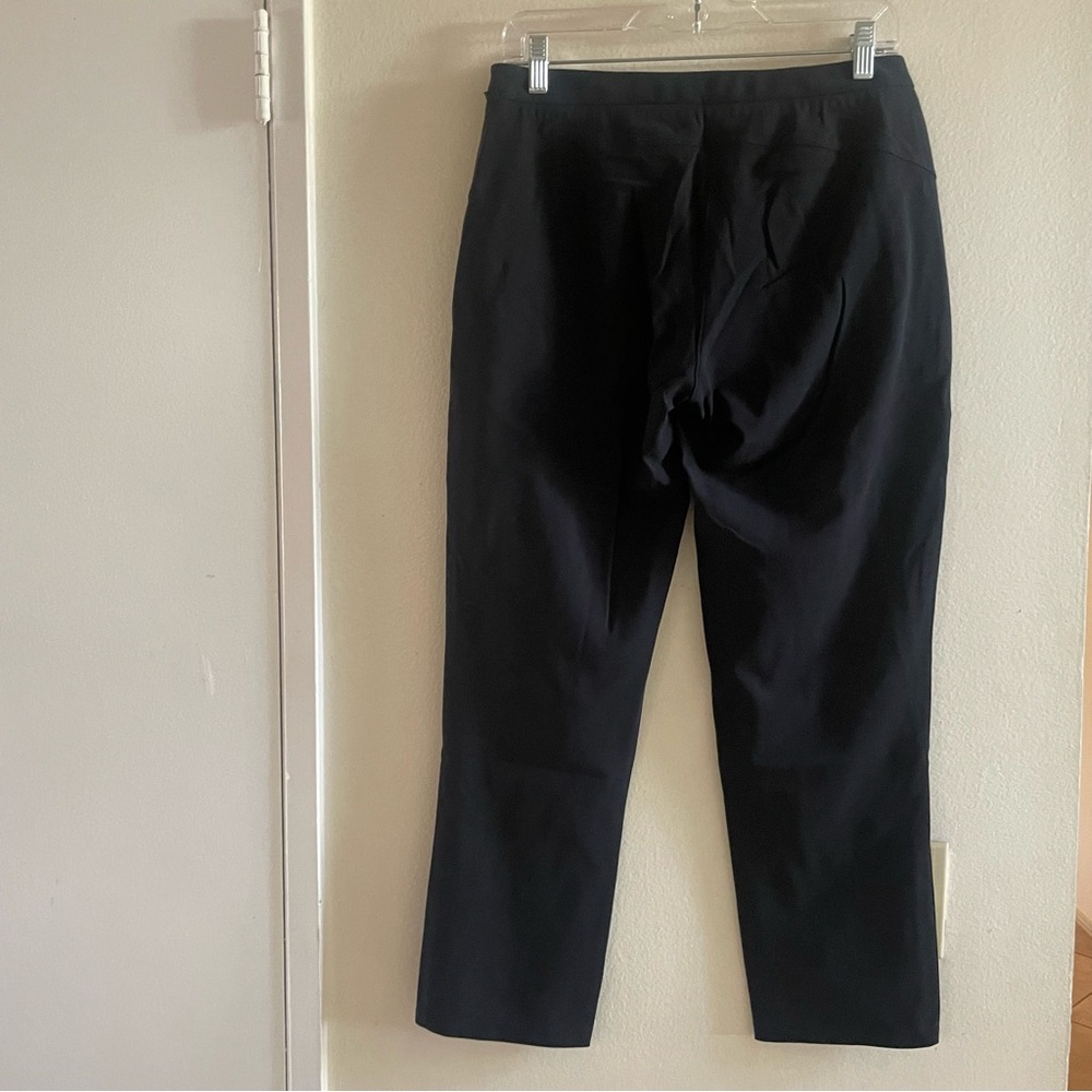 Lululemon women Black Slacks size 8